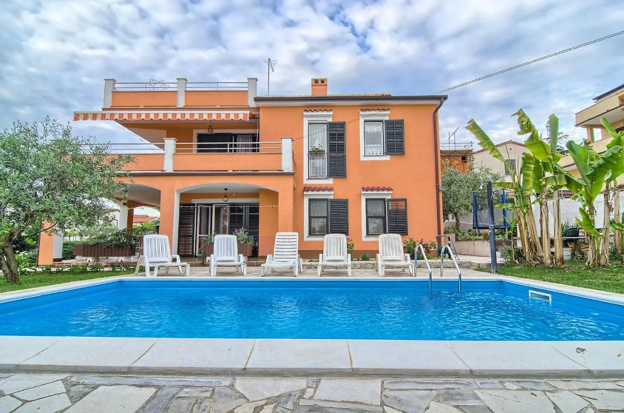 Apartments Mandic Pula 0*,  Kroatien